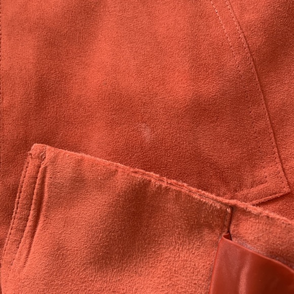 VINTAGE ULTRASUEDE LIGHT JACKET IN BRIGHT CORAL / LINED / POCKETS / BUTTONS - Picture 6 of 7